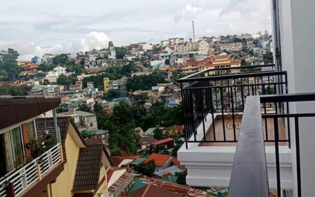 7S Hotel DTCentral near Catheral Dalat