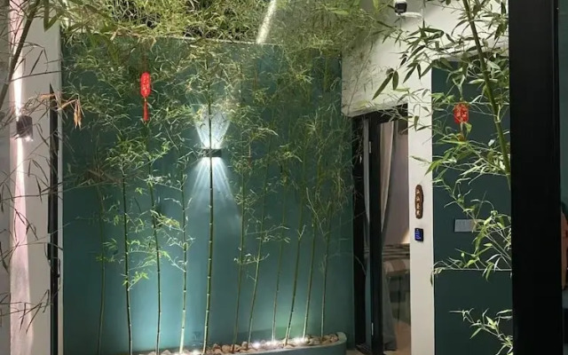 Serenity Courtyard Hotel