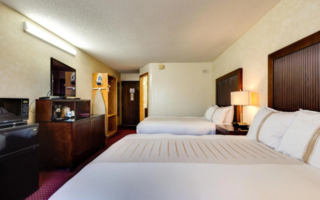 Fireside Inn & Suites