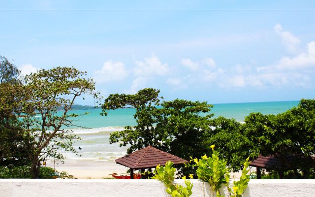 Surasa Beach Resort