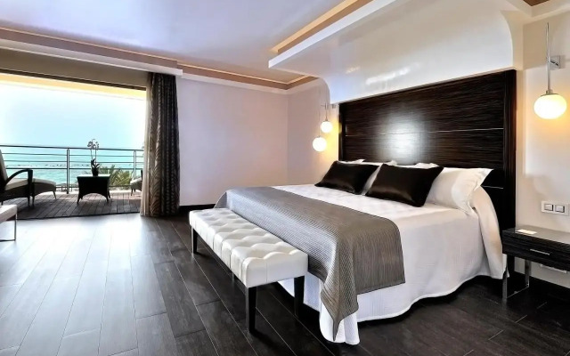 Aleysa Playa Aparthotel
