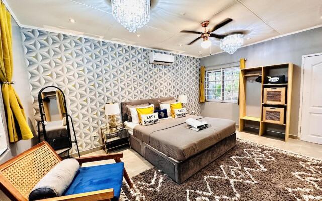 Luxurious Villa With Private Pool, Hot Tub and Bar