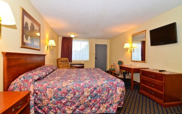 Econo Lodge Inn & Suites Salina