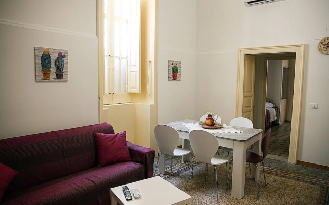 Palazzo Nicastro Guest House Red