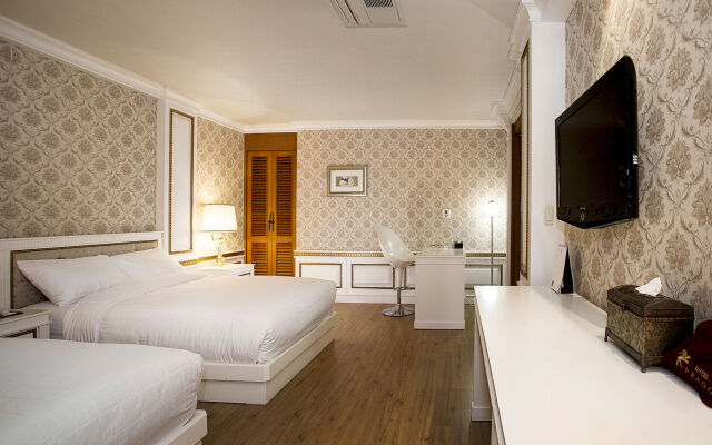 Prado Hotel