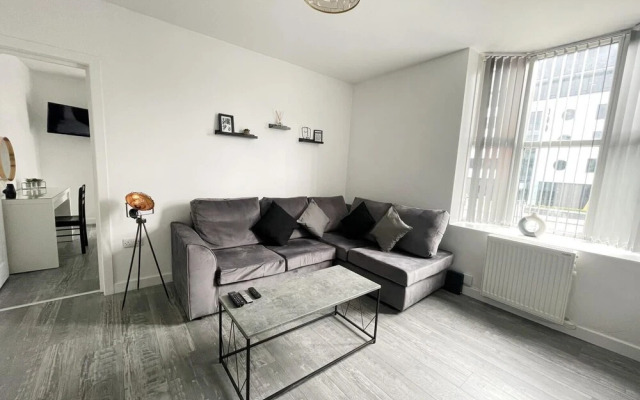 Flat 2 Hagley Road