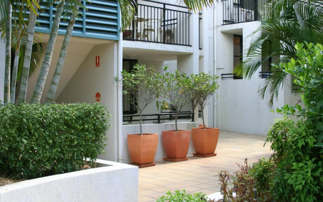 Spring Hill Mews Apartments