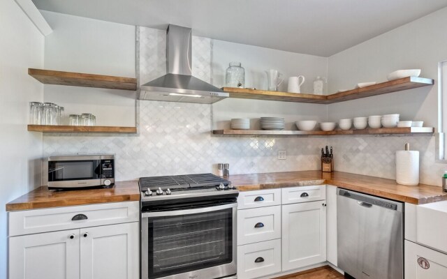 Immaculate 3 BDR in Oceanside Private Pool & Spa