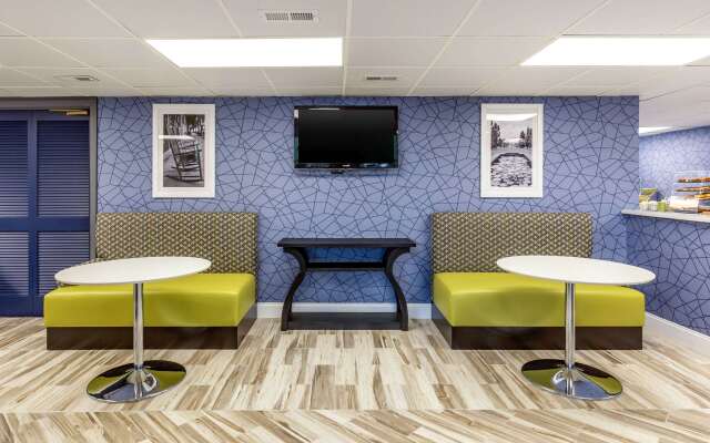 Quality Inn & Suites Apex - Holly Springs