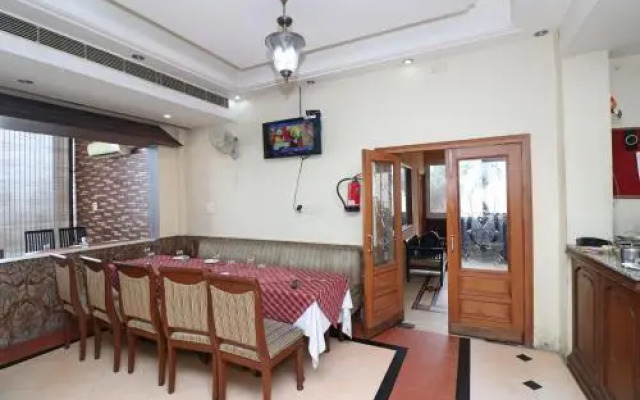 Royal Castle Resort by OYO Rooms
