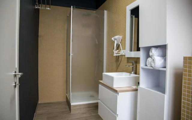 Guzy hotel