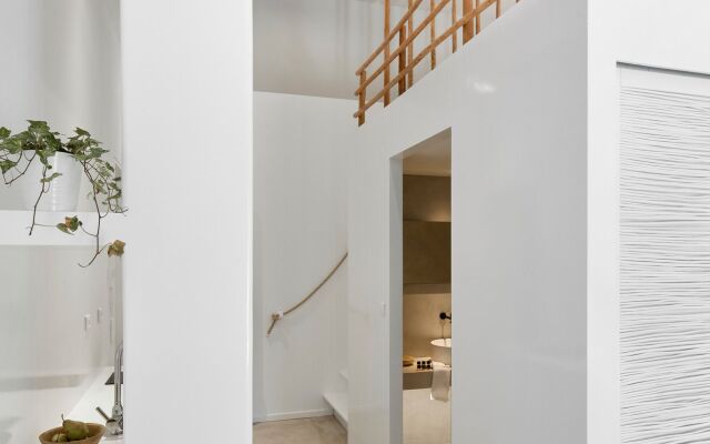 Arco Solium Suites Milos