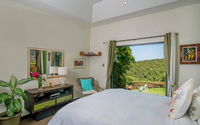Luxury Villa sleeps 6, Beach Access, Montego Bay