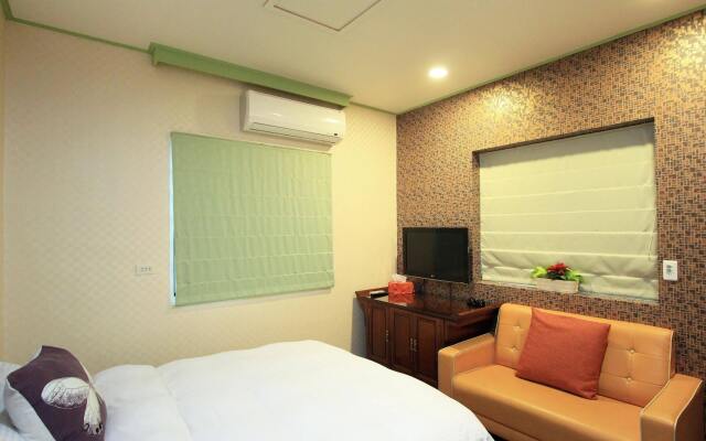 Hyaline Guesthouse
