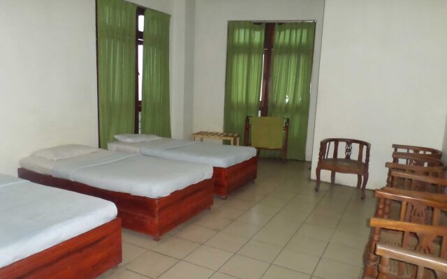 Green Woods Holiday Inn