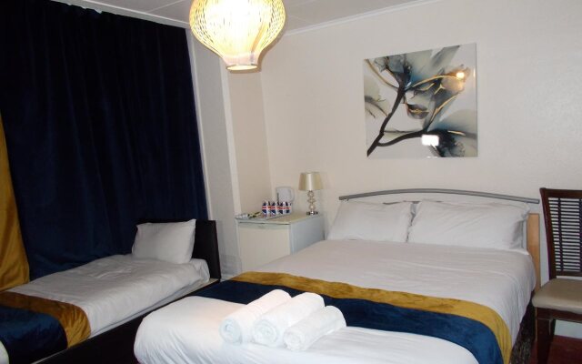 OYO Devine Beach Hotel, Westcliff Southend-On-Sea