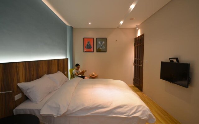 An B&B