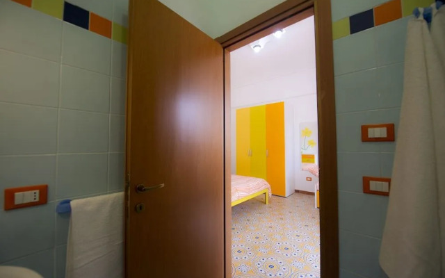 Fiori Gialli Caucana