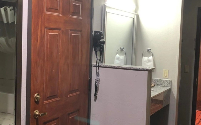 Texas Inn & Suites