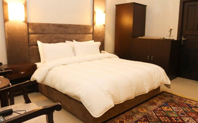 Shelton's Rezidor Swat