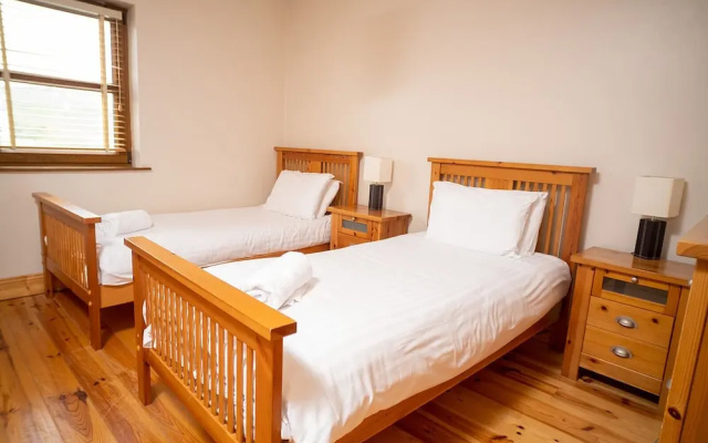 Hotel Doolin Houses