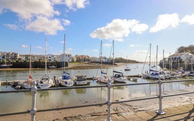 1 Oakley Wharf