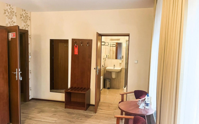 Hotel Logos