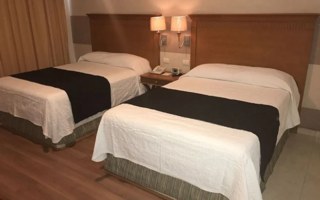 Hotel Meson De La Rivera