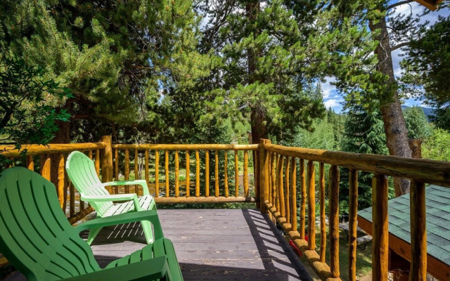 The River House 3 Bedroom Cabin