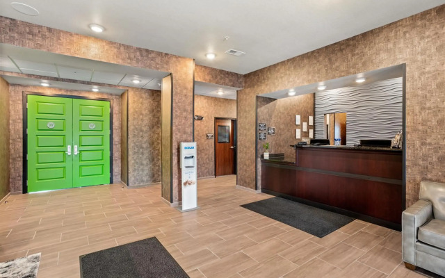 Cobblestone Hotel & Suites - De Pere/Green Bay