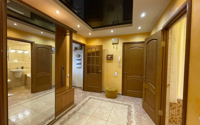 Apartment on Griboyedov street 6