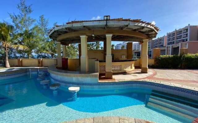 Cool Breeze Beachfront Apartments