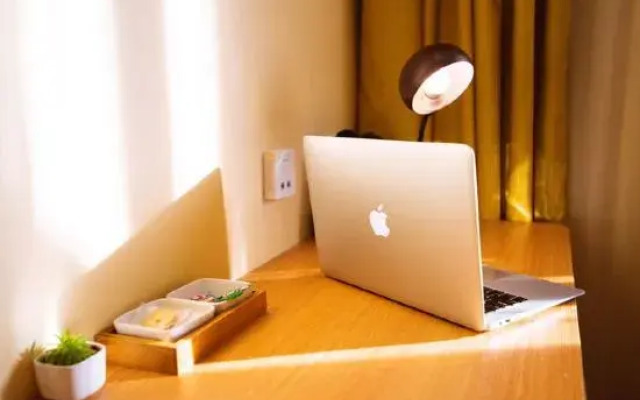 Home Inn (Shanghai Changxing Island Fenghuang Street)