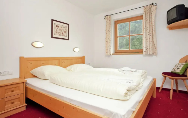 Luxurious Chalet With Sauna in Konigsleiten