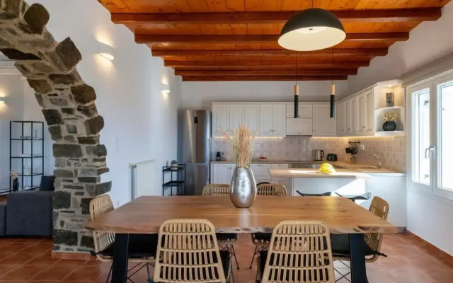 Myrsini Traditional Hillside Cottage