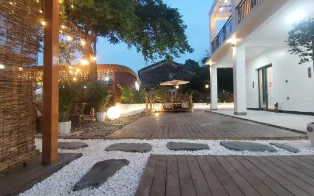 Pony Inn Coral Courtyard (Beihai Weizhou Island)