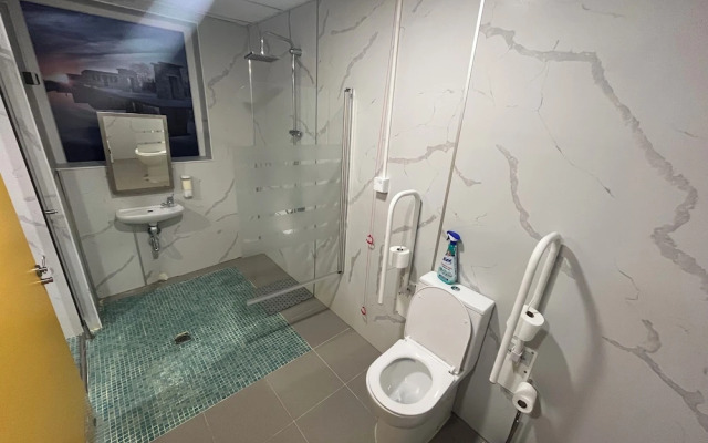 Debod Hostel