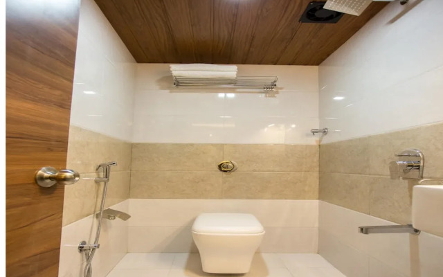 OYO 7154 Hotel Highland Residency