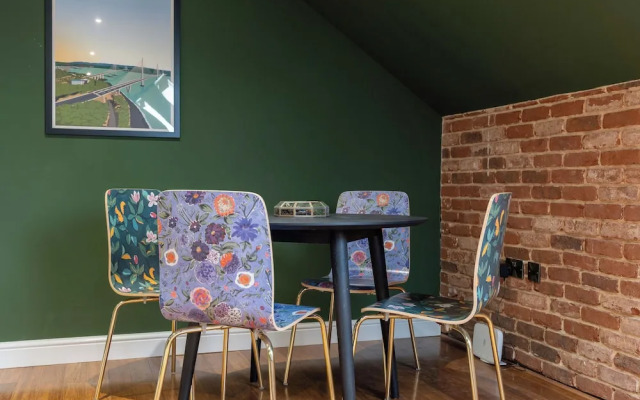 89 The Merchants by The House of Danu