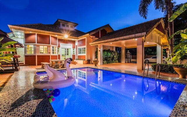 Baan Red Ribbon Pool Villa by Pinky