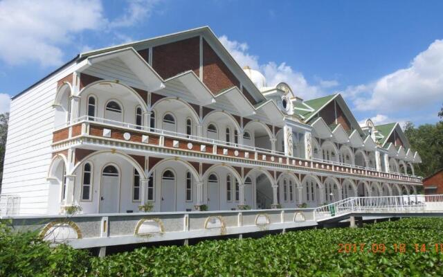 Satraco Royal Hotel