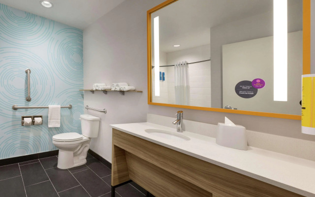 Tru by Hilton Houston Webster NASA