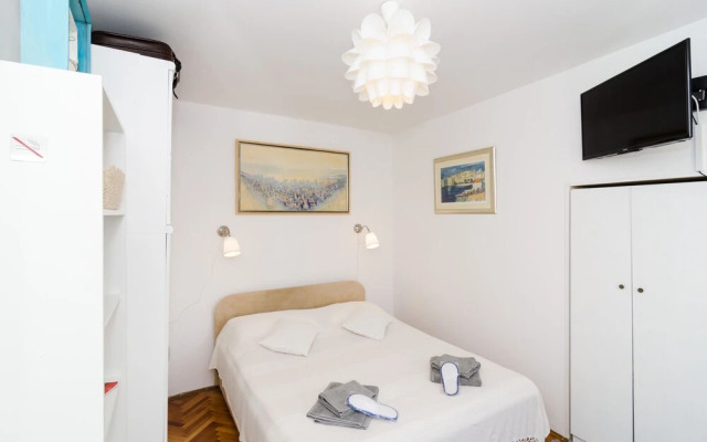 White Wave Guest House