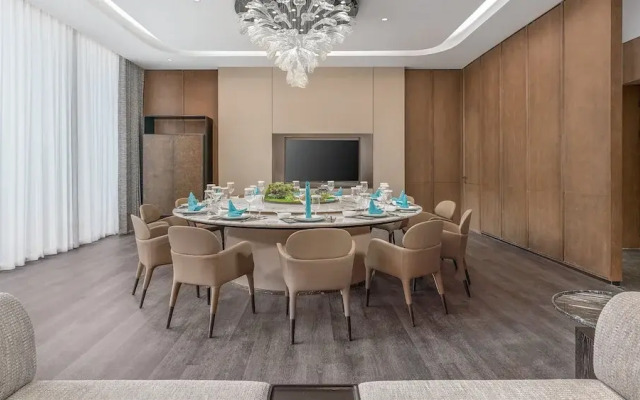 Holiday Inn Wuhan Houguan Lake by IHG