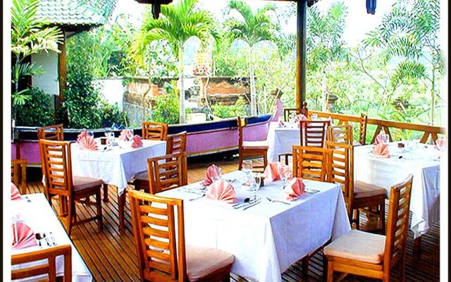 Bona Village Inn