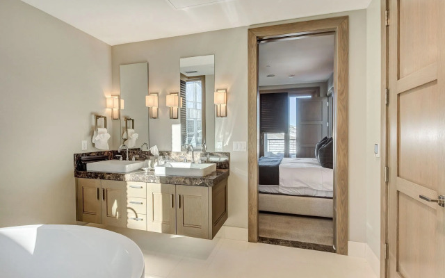 Stein Eriksen Residences