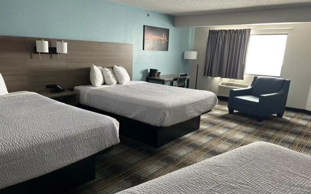 AmericInn by Wyndham Saint Ignace Lakefront