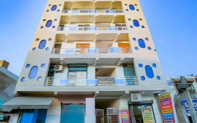 Roomshala 077 Hotel City Life