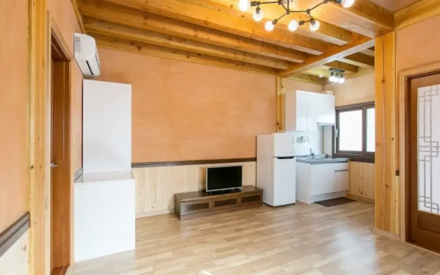 Gyeongju Hanok Kkotjam Pension