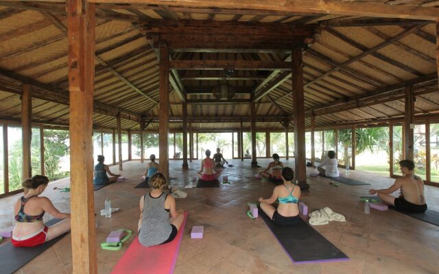 Pondok Pitaya Hotel, Surfing & Yoga